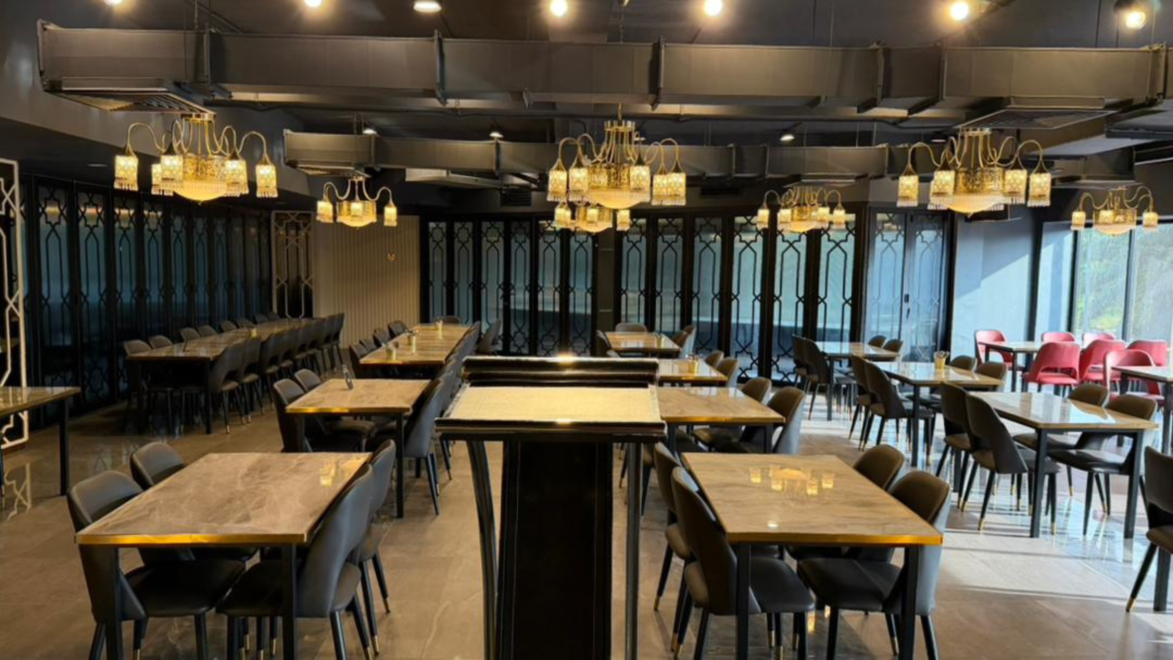 Kapitan Tandoori House dining space