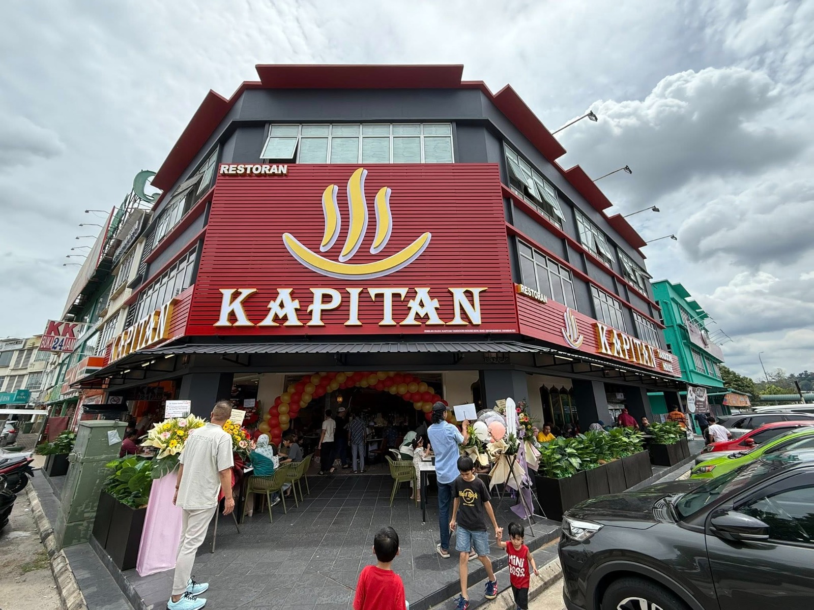 Kapitan outlet exterior